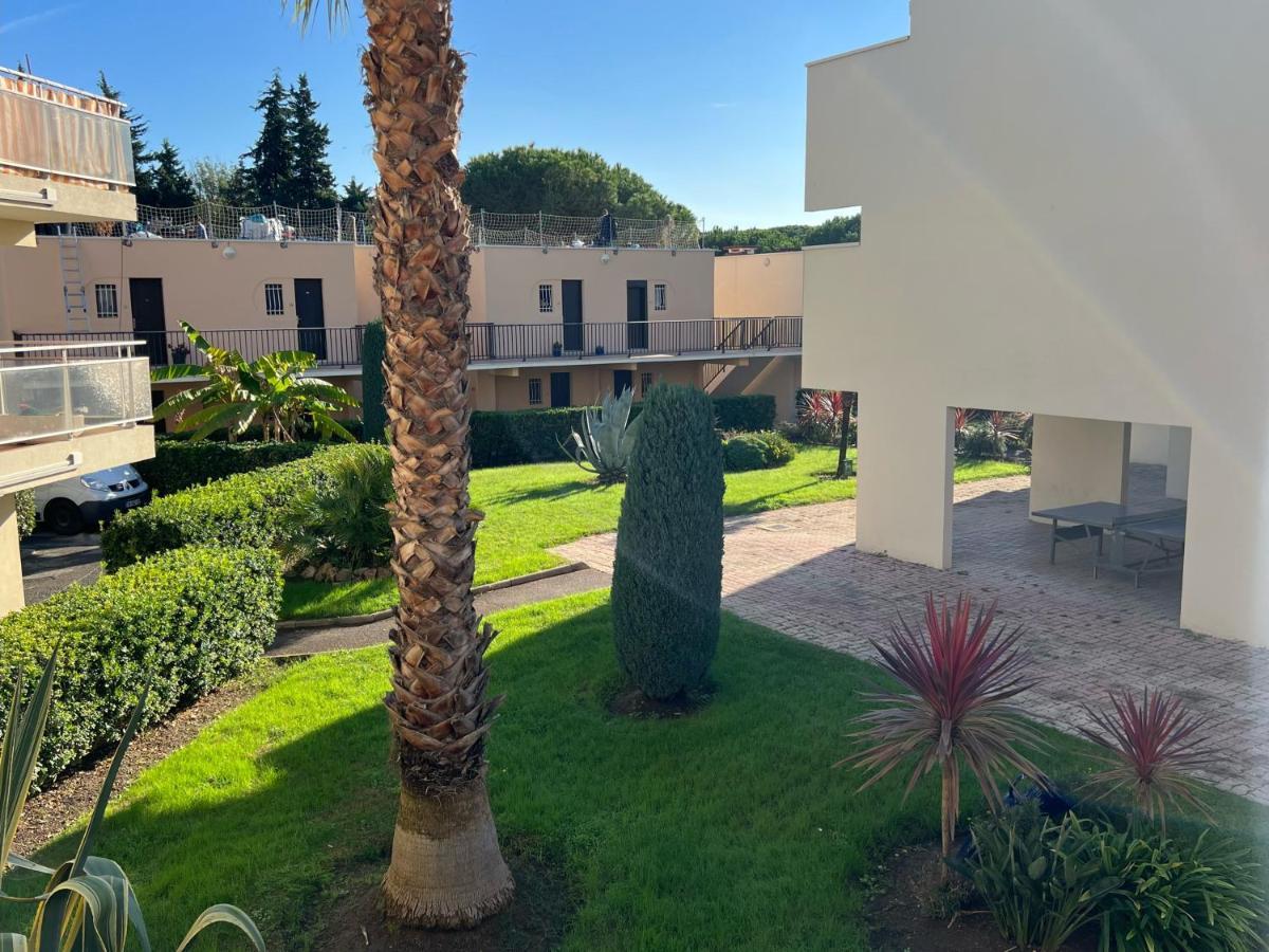 T2 Avec Veranda Et Piscine A Mandelieu La Napoule Exterior photo